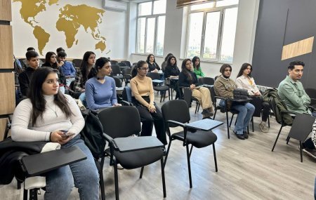 BDU-nun Psixoloji yardım sektorunun “Oxu klubu”nda tələbələrlə görüş olub - FOTO