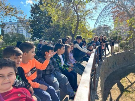 Bakı Zooloji Parkında dərs-ekskursiyalar keçirilir - FOTO Bakı Zooloji Parkında dərs-ekskursiyalar keçirilir - FOTO