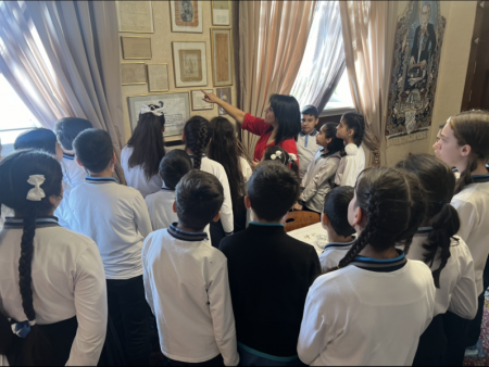 Muzeydə şagirdlərə Hüseyn Cavid yaradıcılığı ilə bağlı açıq dərs keçirilib - FOTO