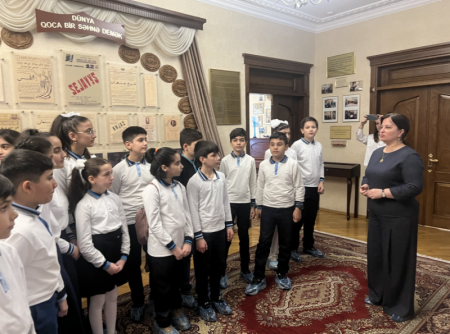 Muzeydə şagirdlərə Hüseyn Cavid yaradıcılığı ilə bağlı açıq dərs keçirilib - FOTO