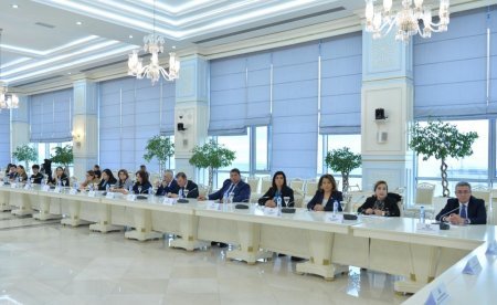“Ailə sağlamlığı və dəyərləri qanunvericilik aspektində” mövzusunda ictimai dinləmə keçirilib - FOTO “Ailə sağlamlığı və dəyərləri qanunvericilik aspektində” mövzusunda ictimai dinləmə keçirilib - FOTO