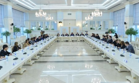 “Ailə sağlamlığı və dəyərləri qanunvericilik aspektində” mövzusunda ictimai dinləmə keçirilib - FOTO