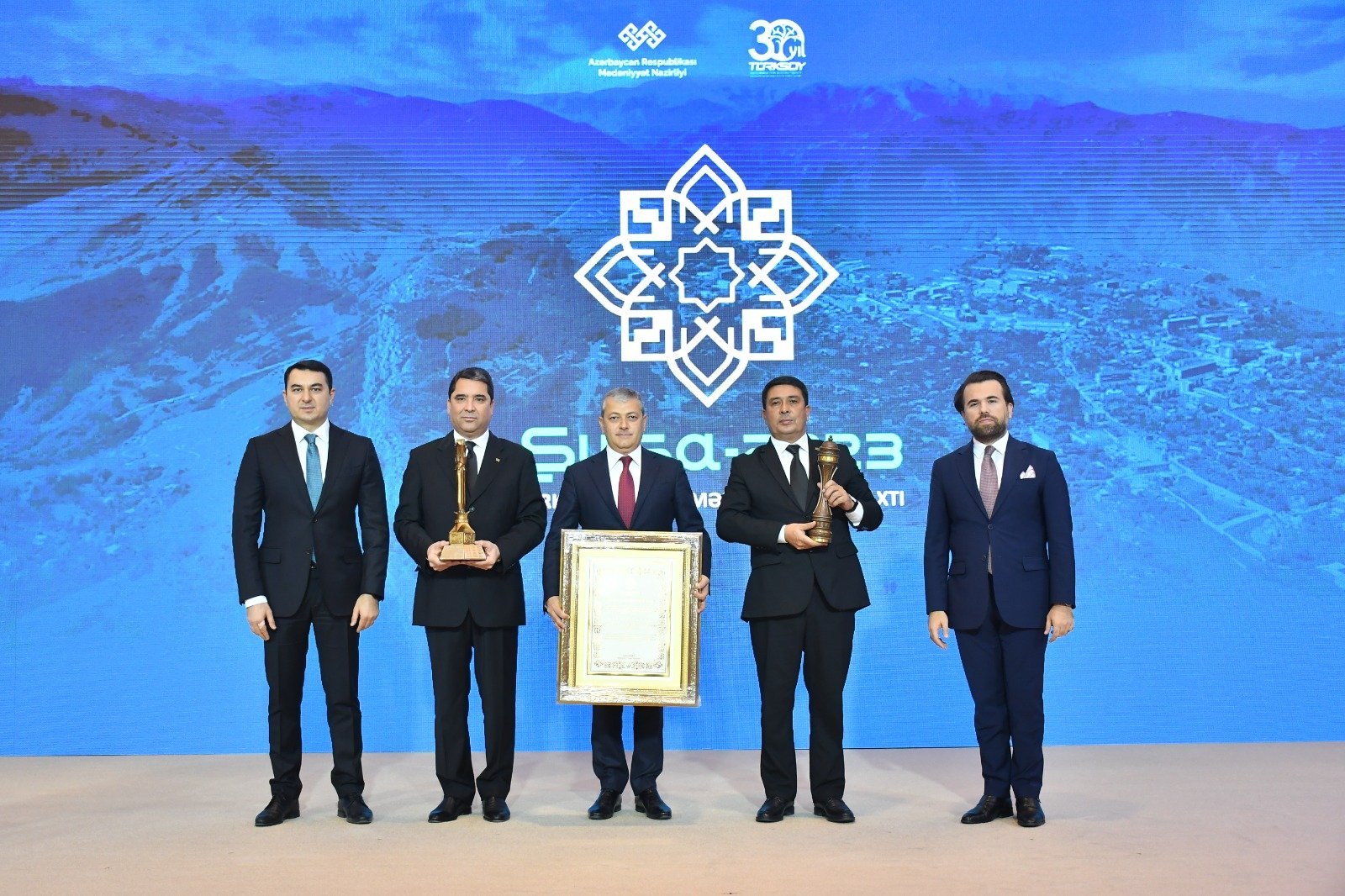 2024-cü il üçün "Türk dünyasının mədəniyyət paytaxtı"nın estafeti Şuşadan Türkmənistanın Anev şəhərinə ötürülüb-foto 2024-cü il üçün "Türk dünyasının mədəniyyət paytaxtı"nın estafeti Şuşadan Türkmənistanın Anev şəhərinə ötürülüb-foto