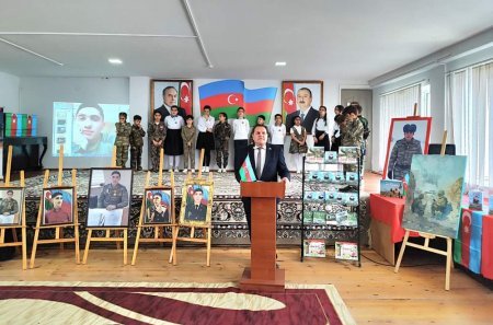 Qazi müəllimin kitabının təqdimatı keçirilib - FOTO Qazi müəllimin kitabının təqdimatı keçirilib - FOTO