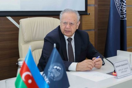 Həsən Həsənov Ulu Öndər Heydər Əliyev barədə xatirələrini UNEC kollektivi ilə bölüşüb