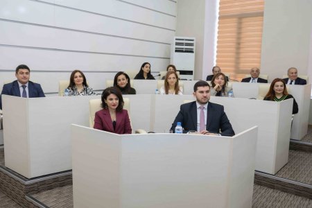 Həsən Həsənov Ulu Öndər Heydər Əliyev barədə xatirələrini UNEC kollektivi ilə bölüşüb