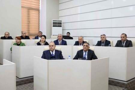 Həsən Həsənov Ulu Öndər Heydər Əliyev barədə xatirələrini UNEC kollektivi ilə bölüşüb