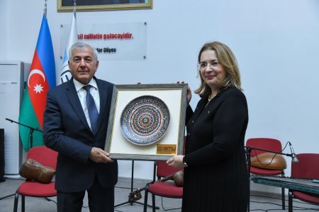 BMU-da Mədəniyyət və İncəsənət Universitetinin 100 illiyi təntənəli şəkildə qeyd olunib - FOTO BMU-da Mədəniyyət və İncəsənət Universitetinin 100 illiyi təntənəli şəkildə qeyd olunib - FOTO
