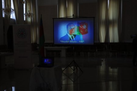 Gəncədə “Ulu Öndər və milli-mənəvi dəyərlərimiz” adlı konfrans keçirilib - FOTO