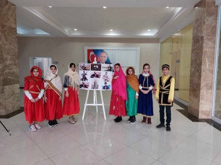 “Örnək müəllim”in şagirdlərindən maraqlı səhnəcik -  VİDEO+ FOTOLAR