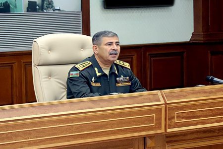 Müdafiə naziri: Ali Baş Komandanın rəhbərliyi ilə Azərbaycan Ordusu regionda sülhün bərqərar olmasına zəmin yaradıb