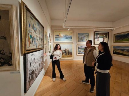 UNEC-in əcnəbi tələbələri Müasir İncəsənət Muzeyini ziyarət ediblər