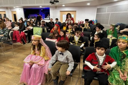 Britaniya Avropa Azərbaycan Məktəbi Heydər Əliyevin 100 illik yubileyinə həsr olunmuş konsert proqramı keçirib - FOTO Britaniya Avropa Azərbaycan Məktəbi Heydər Əliyevin 100 illik yubileyinə həsr olunmuş konsert proqramı keçirib - FOTO
