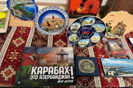 Britaniya Avropa Azərbaycan Məktəbi Heydər Əliyevin 100 illik yubileyinə həsr olunmuş konsert proqramı keçirib - FOTO Britaniya Avropa Azərbaycan Məktəbi Heydər Əliyevin 100 illik yubileyinə həsr olunmuş konsert proqramı keçirib - FOTO