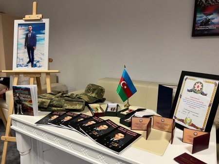 MEK-də şəhid Elşən Müslümova həsr olunmuş kitabın təqdimatı keçirilib - FOTO MEK-də şəhid Elşən Müslümova həsr olunmuş kitabın təqdimatı keçirilib - FOTO