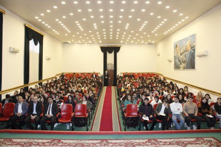 DİM tələbələrlə maarifləndirici görüş keçirib