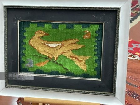 Gürcüstanda yaşayan əcnəbilər Azərbaycan xalçaları toxumağı öyrəniblər - FOTO Gürcüstanda yaşayan əcnəbilər Azərbaycan xalçaları toxumağı öyrəniblər - FOTO