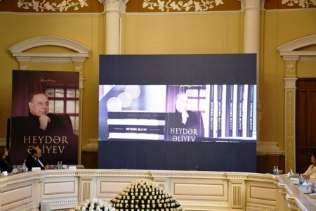 BŞİH-də “Heydər Əliyev” kitabının təqdimatı keçirilib - FOTO