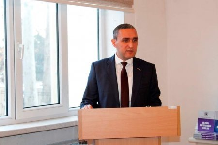 Dilçilik İnstitutu Mingəçevir Dövlət Universitetinə kitablar hədiyyə edib - FOTOLAR