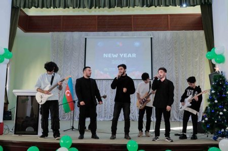 UNEC-də Dünya Azərbaycanlılarının Həmrəyliyi Günü və Yeni il münasibətilə bayram konserti keçirilib