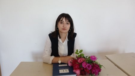 50 uğurlu şagirdin Riyaziyyat müəllimi Ağayeva Vüsalə