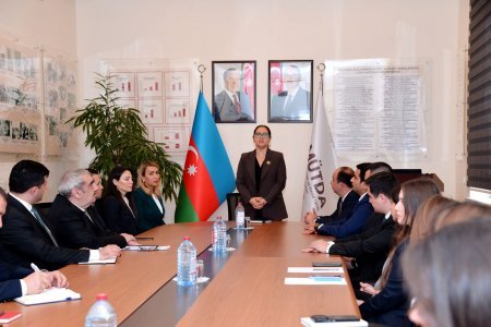 “Antikorrupsiya davranış modelinin formalaşdırılması” mövzusunda təlimlər davam edir