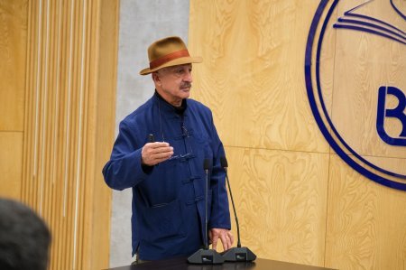 Gənclərlə “Reza Deqatinin gözündə Xocalı Soyqırımı” adlı görüş keçirilib