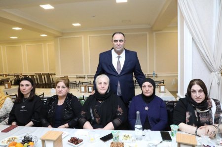 Qaraçuxur bələdiyyəsi tərəfindən iftar süfrəsi açılıb