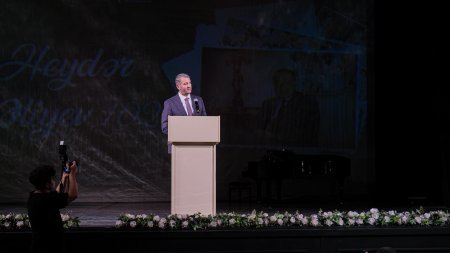 “Heydər Əliyev 102” adlı təntənəli ədəbi-bədii tədbir təşkil edilib.