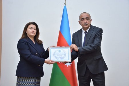 Dağlıq Şirvan Regional Təhsil İdarəsi Ulu Öndər Heydər Əliyevin anadan olmasının 102-ci ildönümünə həsr olunmuş tədbir keçirdi