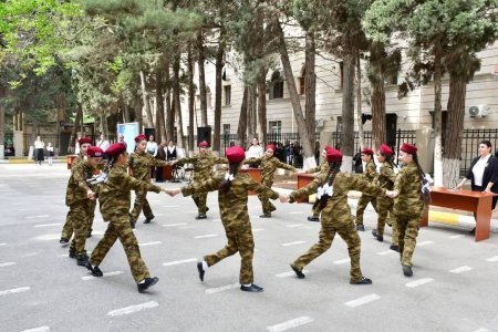 Abşeron-Xızı Regional Təhsil İdarəsinin Ümumtəhsil müəssisələrində ümummilli liderə həsr olunmuş tədbirlər keçirilib. Abşeron-Xızı Regional Təhsil İdarəsinin Ümumtəhsil müəssisələrində ümummilli liderə həsr olunmuş tədbirlər keçirilib.