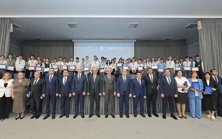 “BilBacar” müsabiqəsinin qalibləri mükafatlandırıldı - Fotolar